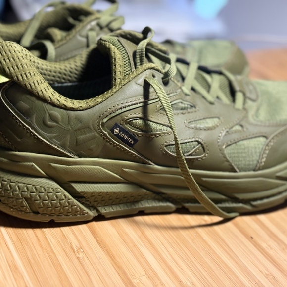 MINT Women’s HOKA Speedgoat 6 GTX – Army Green – Size 8 - Picture 5 of 6